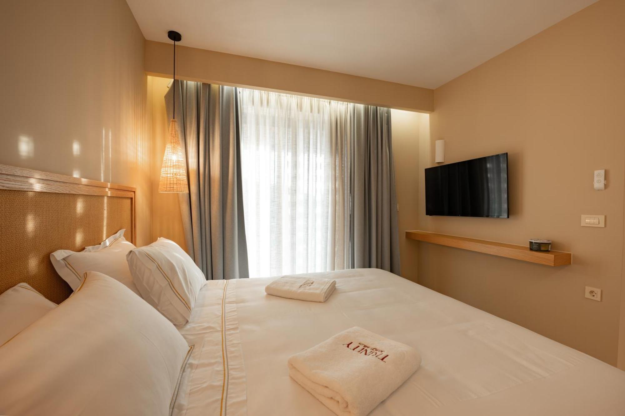 Trinity Design Suites Valanidorachi Extérieur photo